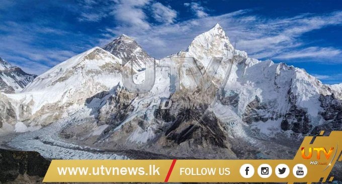 Glacier melt on Everest exposes the bodies of dead climbers